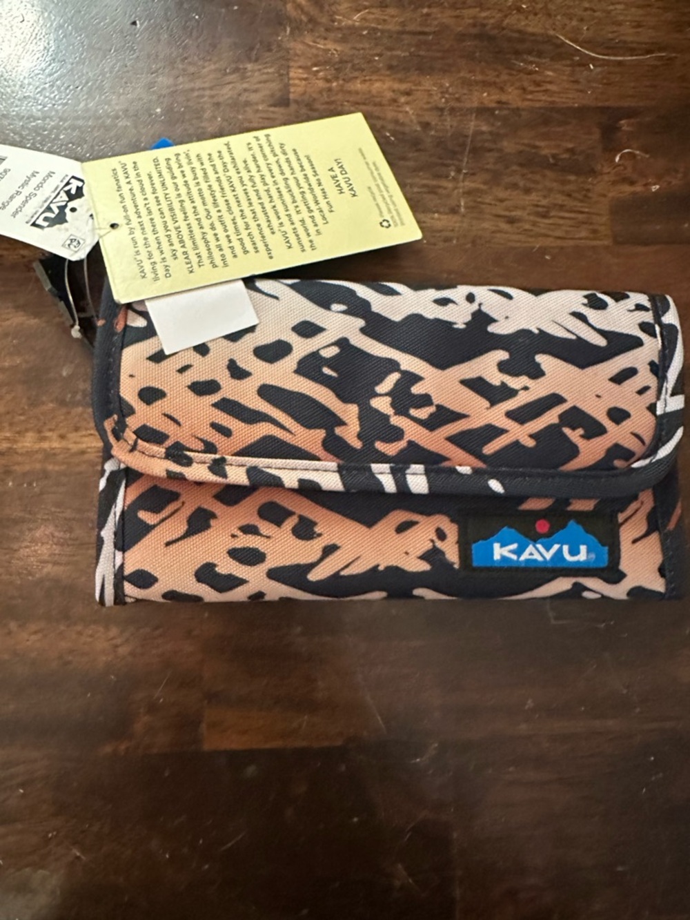 Kavu Tri-Fold Wallet in Peach and Black Camo